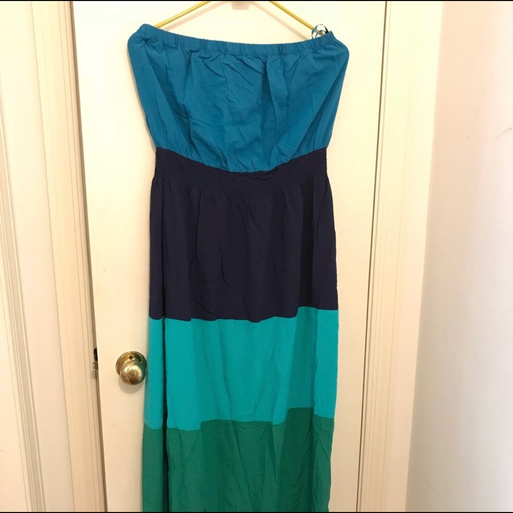 Old Navy Large Strapless dress.  See 3rd picture.